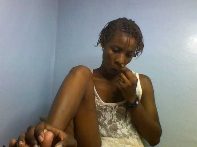 Karembo, live now on BongaCams