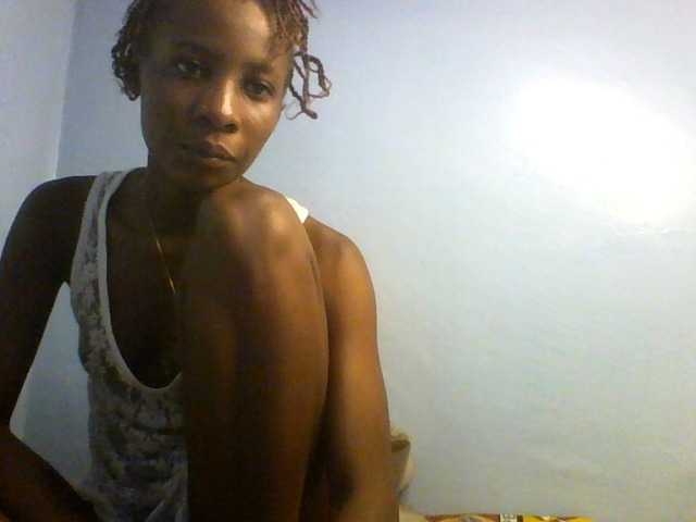 Karembo, live now on BongaCams