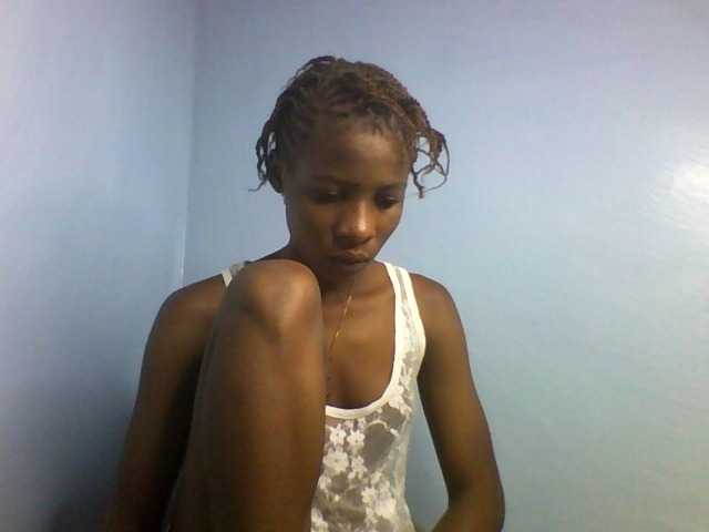 Karembo webcam bongacams model stream image