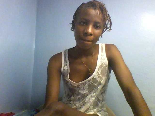 Karembo, live now on BongaCams