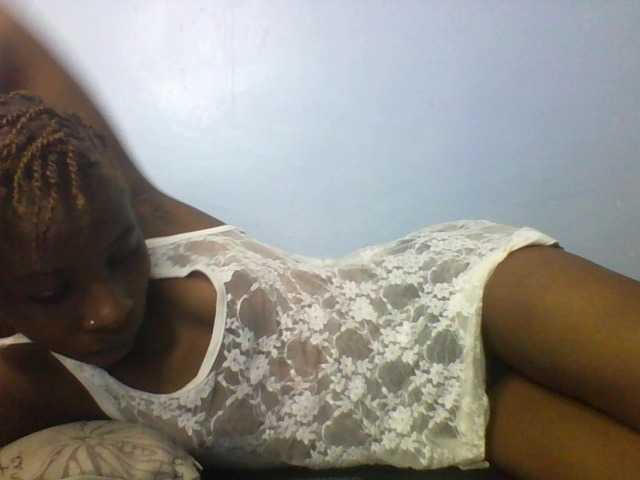 Karembo live cam on BongaCams