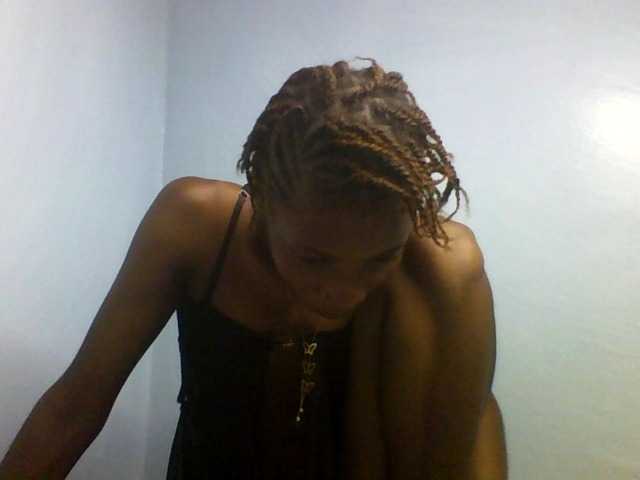 Karembo webcam bongacams model stream image
