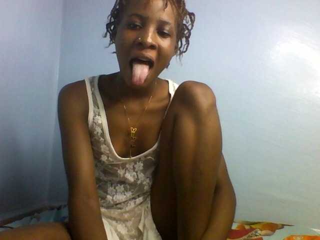 Karembo live cam on BongaCams