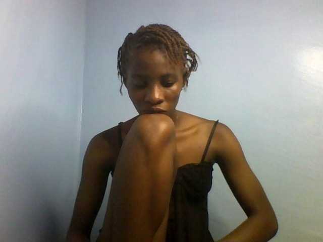Karembo webcam bongacams model stream image