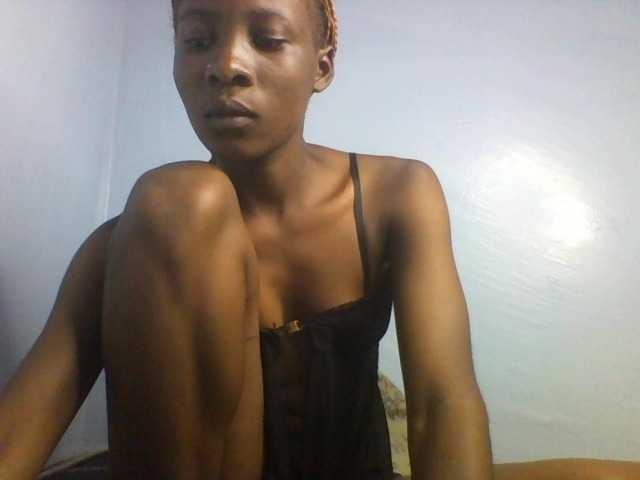 Karembo — live female cam