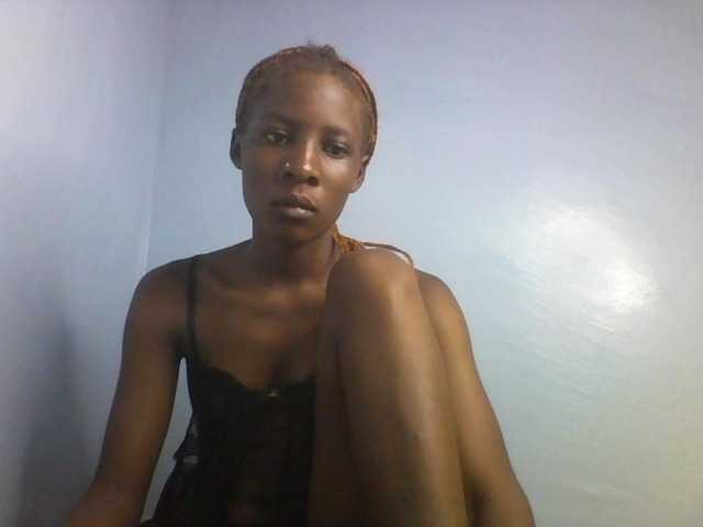 Karembo — live female cam