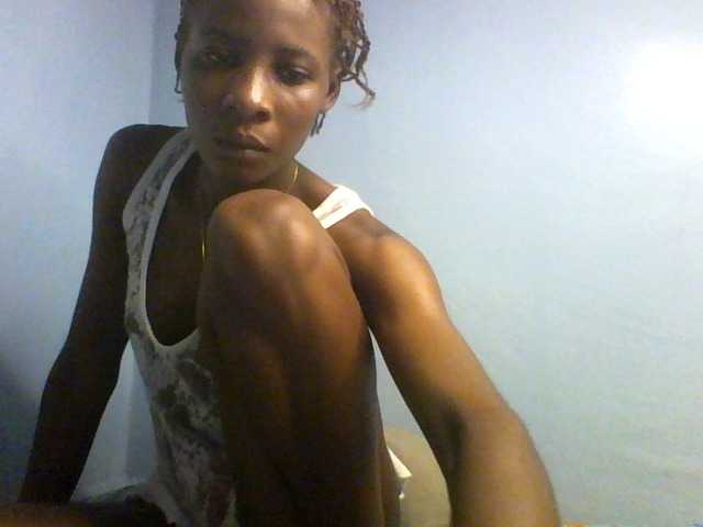 Karembo, en directo ahora en BongaCams