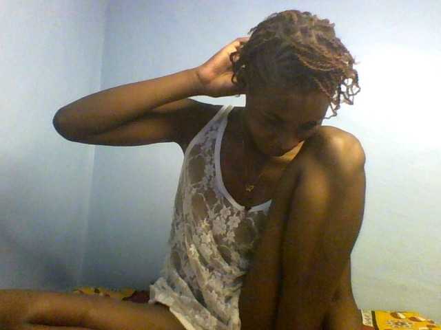 Karembo, en directo ahora en BongaCams