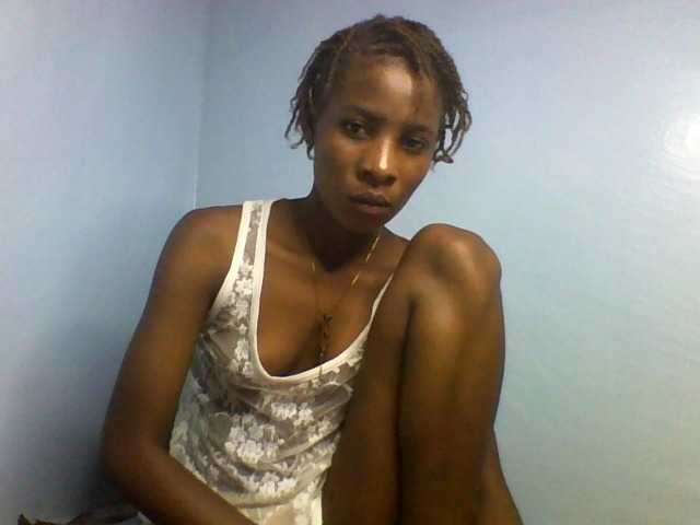 Karembo, live now on BongaCams