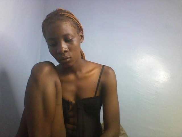 Karembo — live female cam