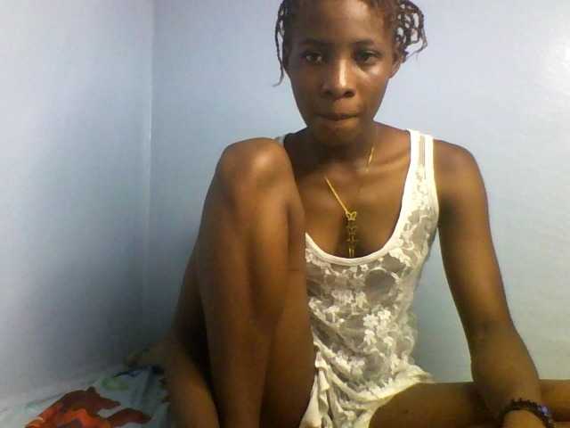 Karembo webcam bongacams model stream image