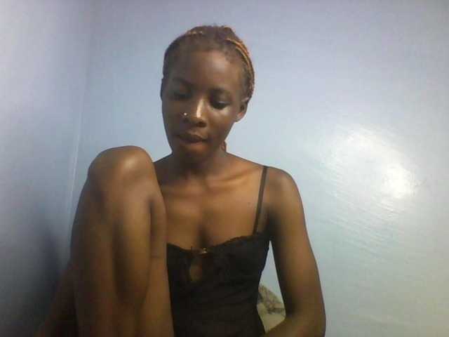Karembo — live female cam