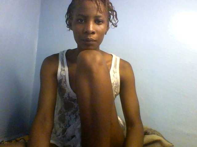 Karembo, live now on BongaCams