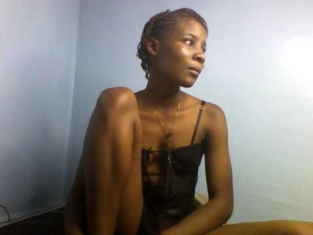 Karembo live cam on BongaCams