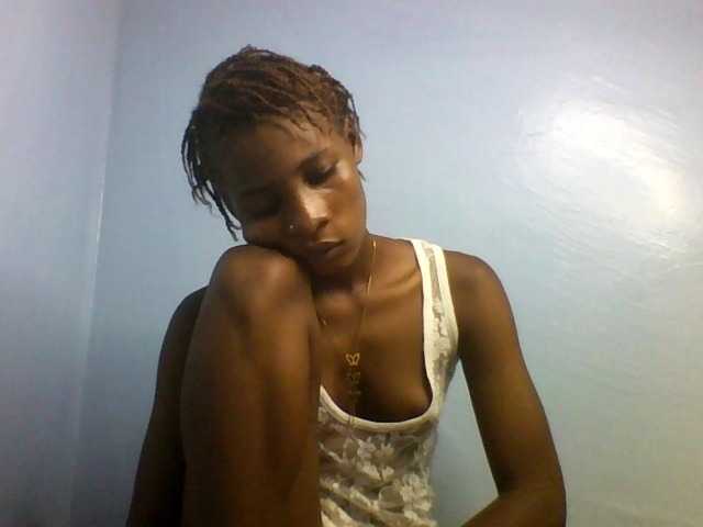 Karembo live cam on BongaCams