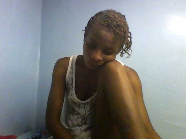 Karembo, live now on BongaCams