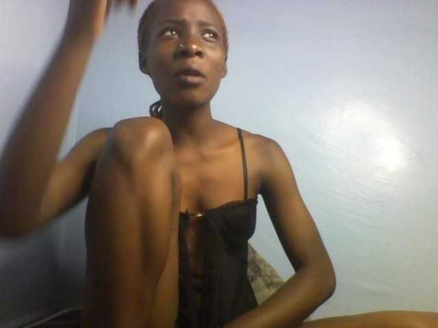 Karembo — live female cam