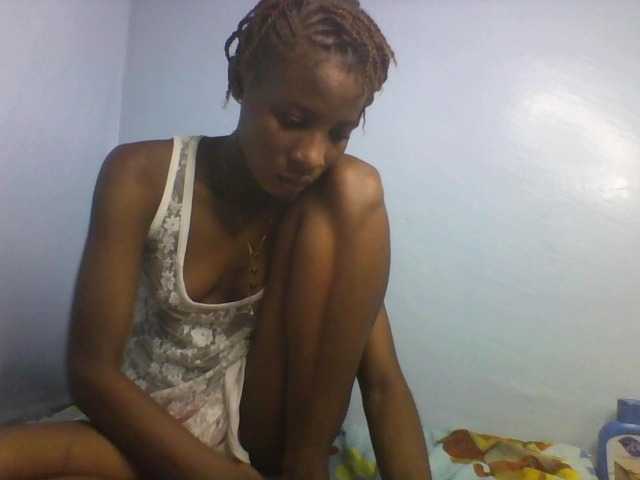 Karembo webcam bongacams model stream image