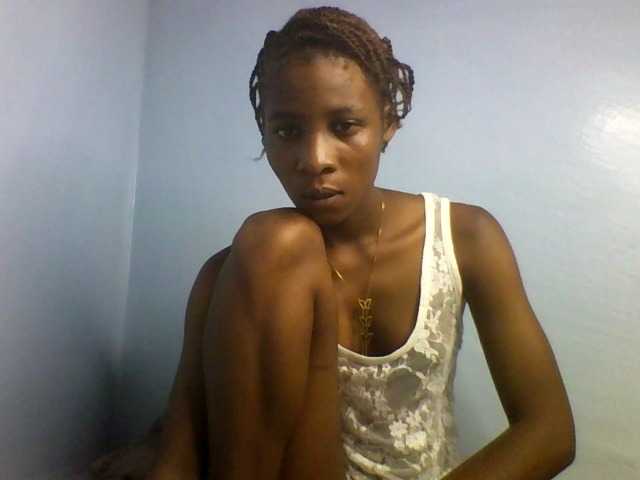 Karembo webcam bongacams model stream image