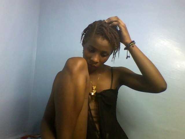 Karembo live cam on BongaCams