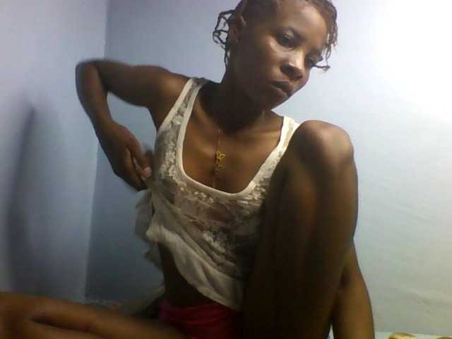 Karembo, live now on BongaCams