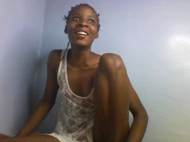 Karembo live cam on BongaCams
