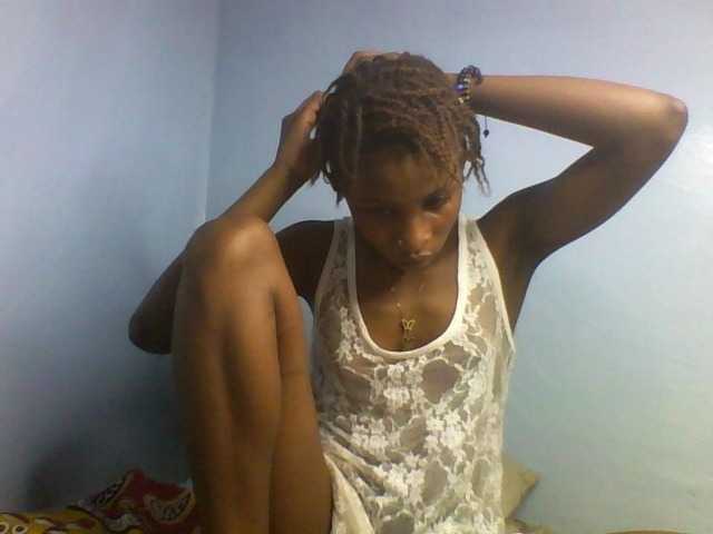 Karembo live cam on BongaCams