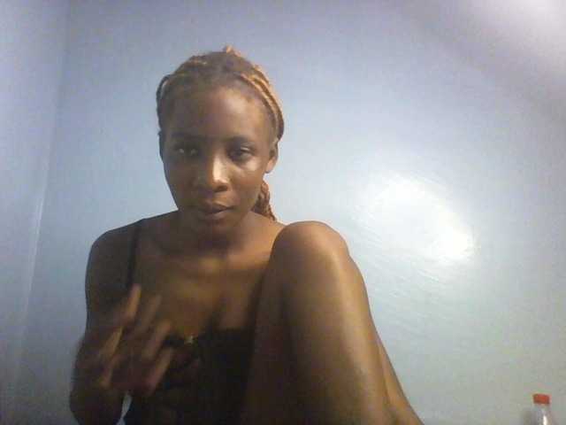 Karembo live cam on BongaCams