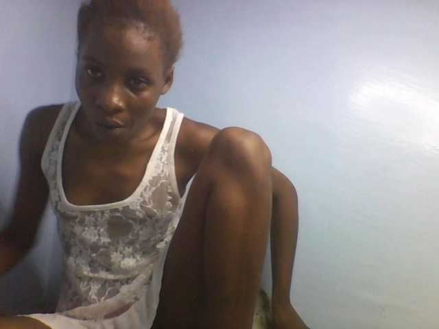 Karembo webcam bongacams model stream image