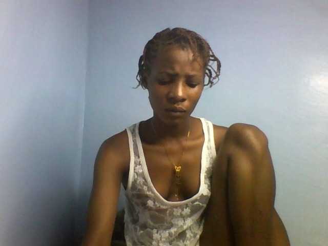Karembo webcam bongacams model stream image