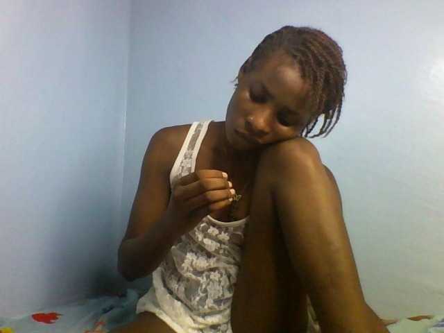 Karembo live cam on BongaCams