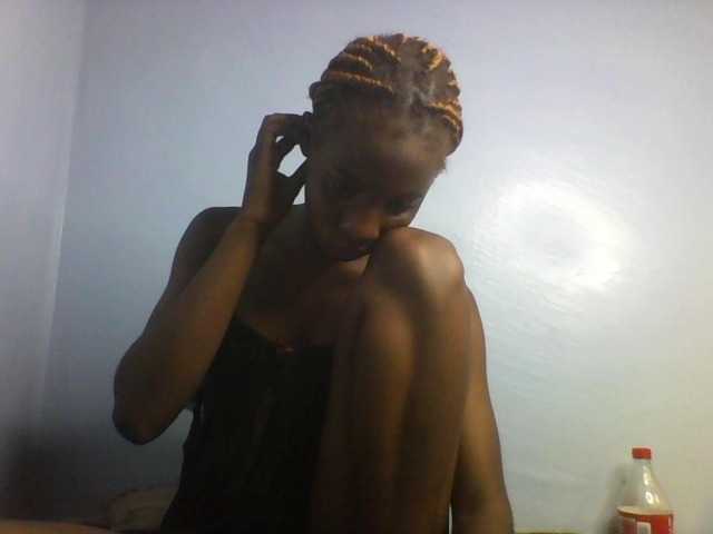 Karembo — live female cam