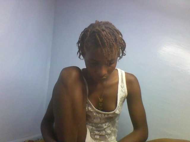 Karembo live cam on BongaCams