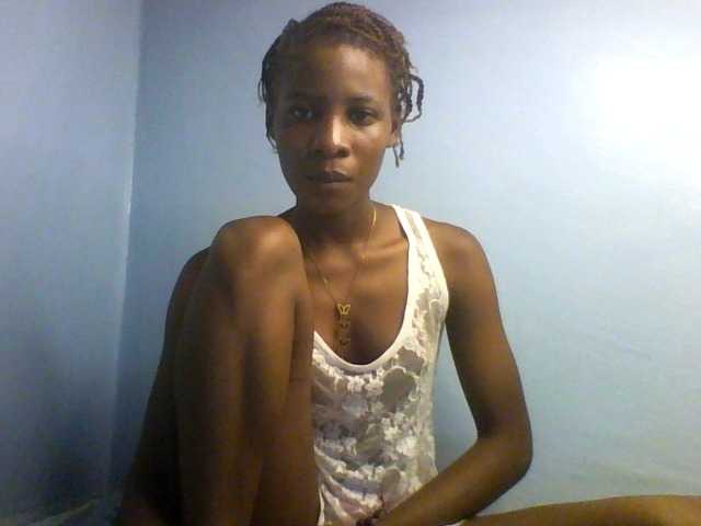 Karembo, live now on BongaCams