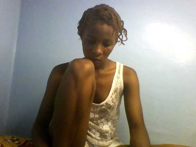 Karembo, live now on BongaCams