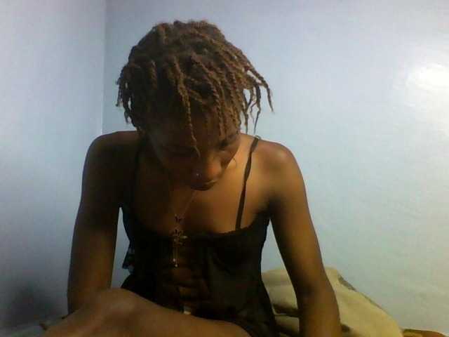 Karembo live cam on BongaCams