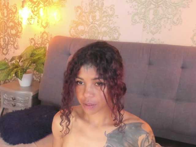 indigovelvet, en vivo ahora en BongaCams
