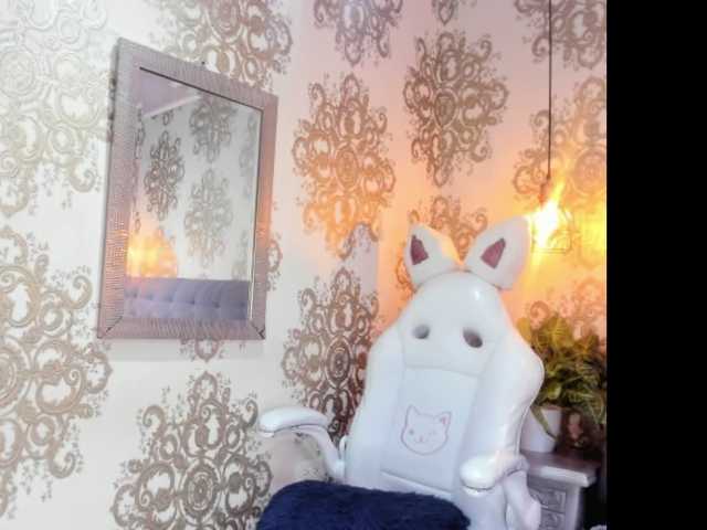 indigovelvet live cam on BongaCams