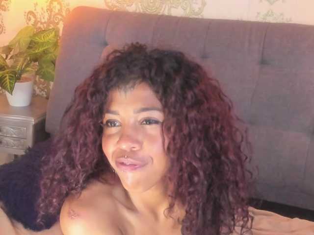 indigovelvet, en directo ahora en BongaCams