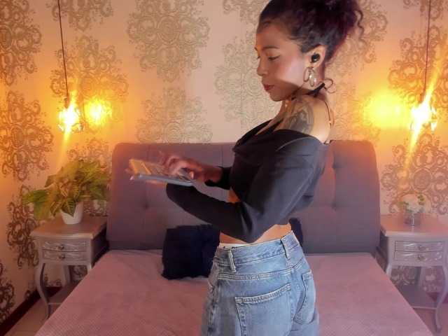 indigovelvet live cam on BongaCams