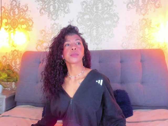 indigovelvet — live female cam