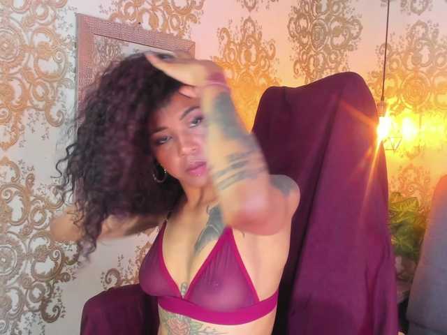 indigovelvet, en vivo ahora en BongaCams