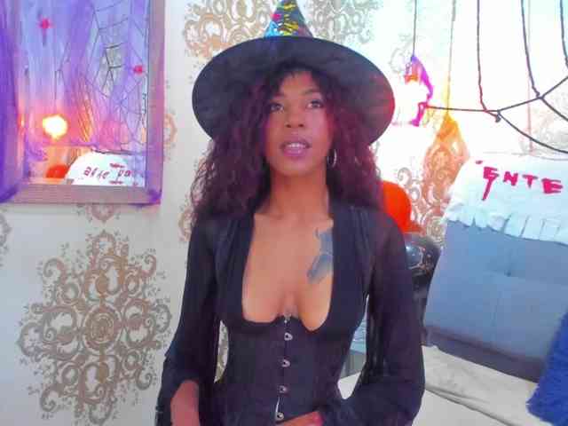 indigovelvet's webcam live show