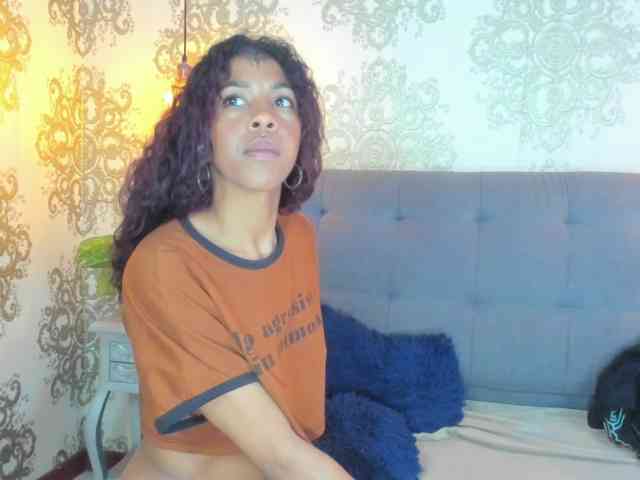 indigovelvet's webcam live show