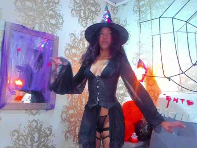 indigovelvet Live Webcam on BongaCams