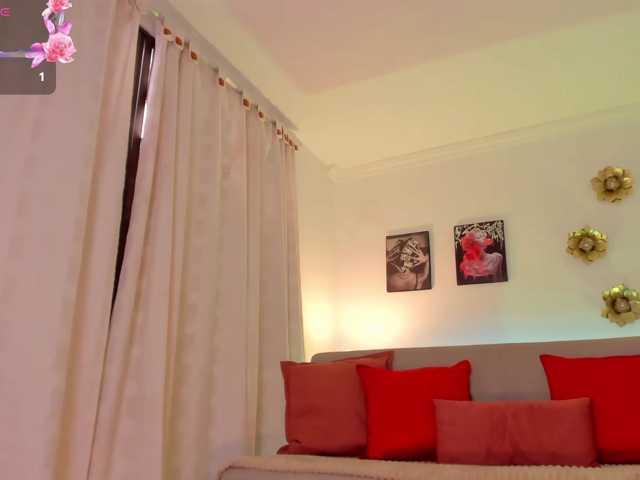 Dani-Blake live cam on BongaCams