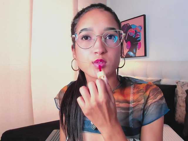 MiaMoretti live cam on BongaCams