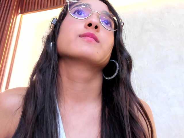 MiaMoretti live cam on BongaCams