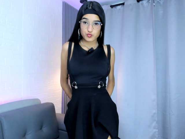 MiaMoretti live cam on BongaCams