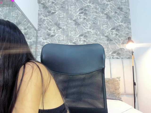 MiaMoretti live cam on BongaCams